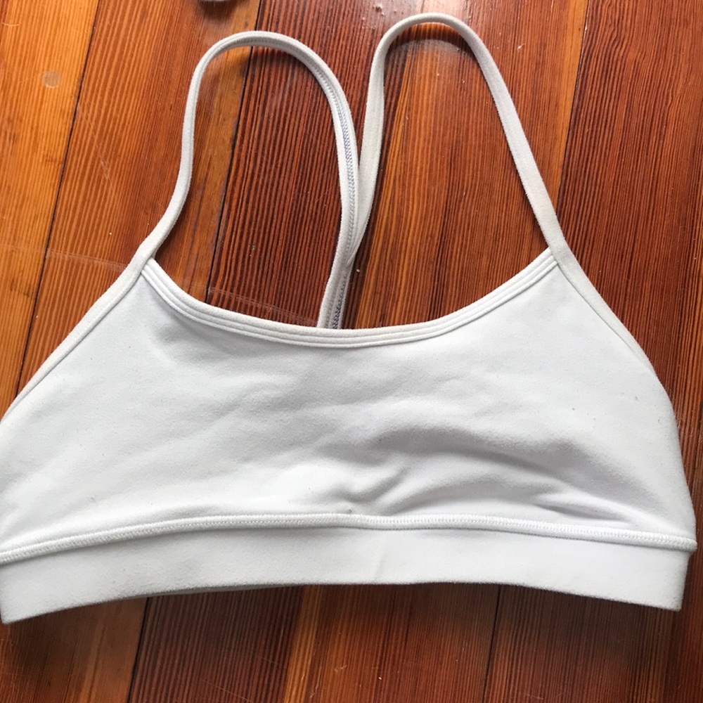 Flow Y Lululemon Sports Bra size 6- White